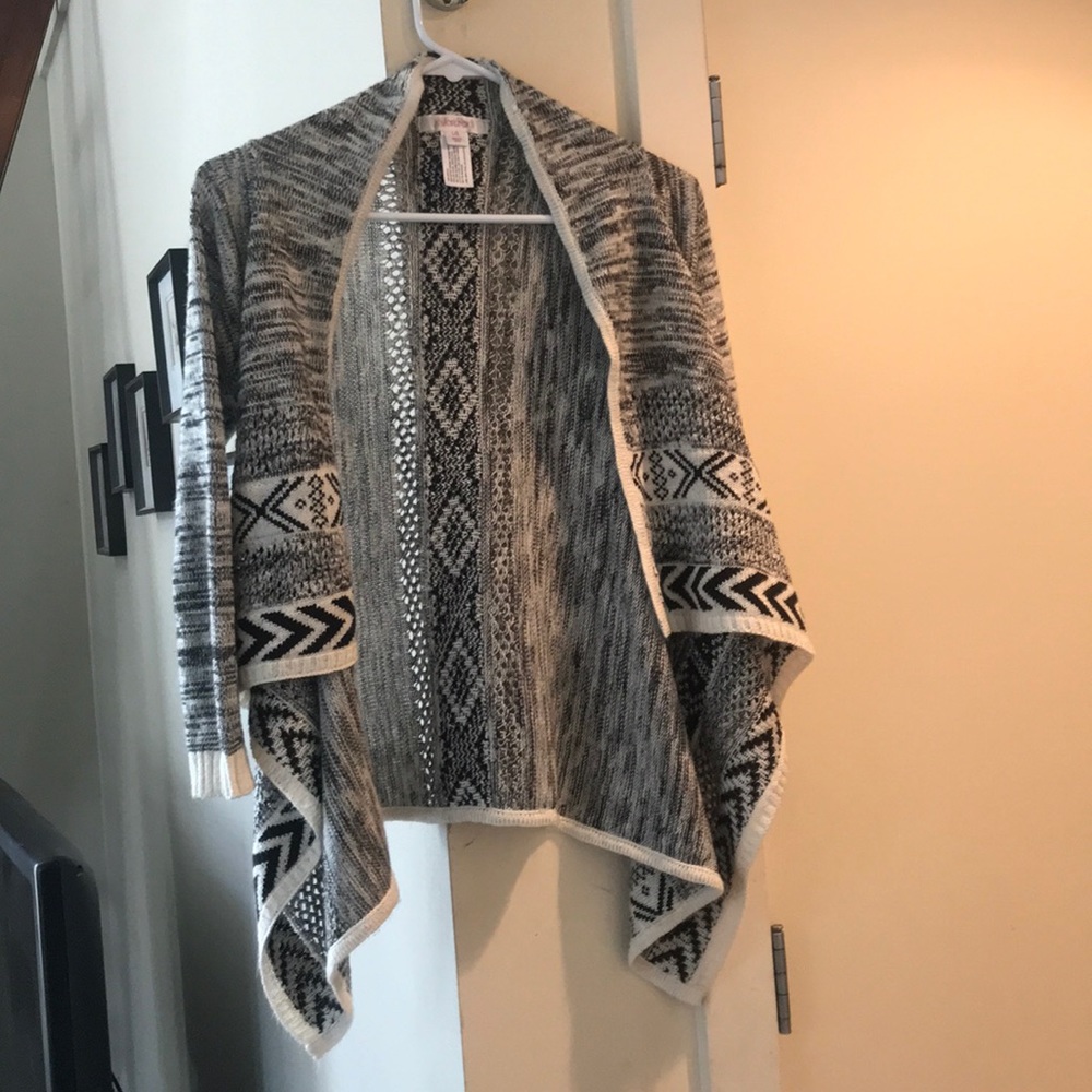 Patterned Flowy Cardigan